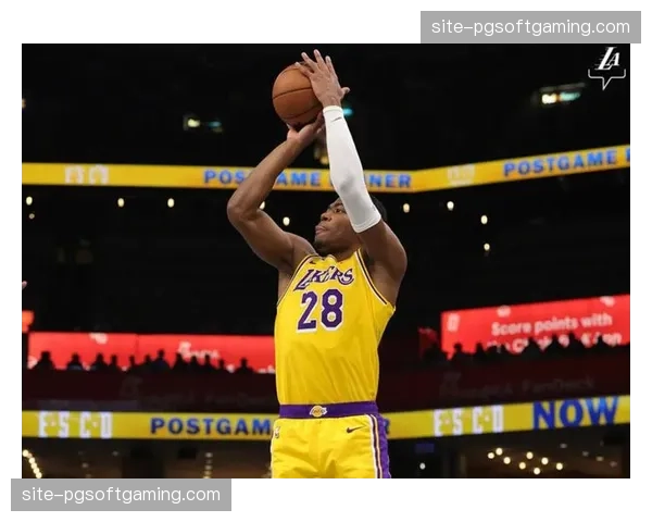 湖人詹姆斯里夫斯八村塁组合已验证,缺乏第二持球点成季后赛命门